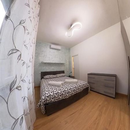 N&Ghomesweethome Raffaelloelegante Appartamento Ideale Casa Vacanze Affari Milán Exteriér fotografie